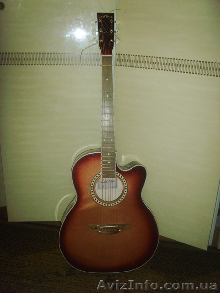 продам гитару аккустическую - <ro>Изображение</ro><ru>Изображение</ru> #1, <ru>Объявление</ru> #826161
