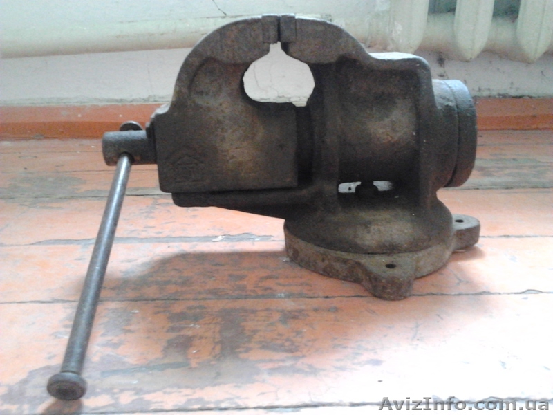 Продам тиски чугунные СССР - <ro>Изображение</ro><ru>Изображение</ru> #1, <ru>Объявление</ru> #949594