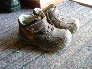 детская обувка б/у - <ro>Изображение</ro><ru>Изображение</ru> #1, <ru>Объявление</ru> #200337