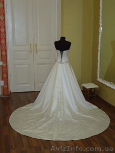 Свадебное платье со шлейфом. - <ro>Изображение</ro><ru>Изображение</ru> #2, <ru>Объявление</ru> #352855
