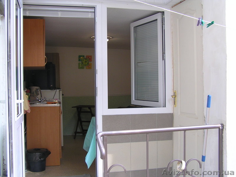 Ялта посуточная аренда комнат.Центр-5 мин."Макдональдс"вещевой рынок - <ro>Изображение</ro><ru>Изображение</ru> #1, <ru>Объявление</ru> #14245