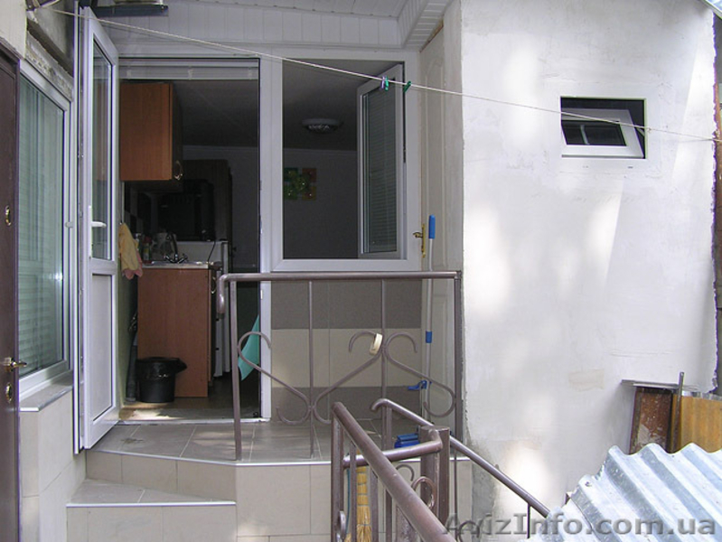 Ялта посуточная аренда комнат.Центр-5 мин."Макдональдс"вещевой рынок - <ro>Изображение</ro><ru>Изображение</ru> #2, <ru>Объявление</ru> #14245