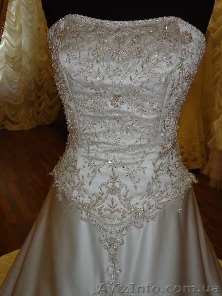 Свадебное платье со шлейфом. - <ro>Изображение</ro><ru>Изображение</ru> #3, <ru>Объявление</ru> #352855