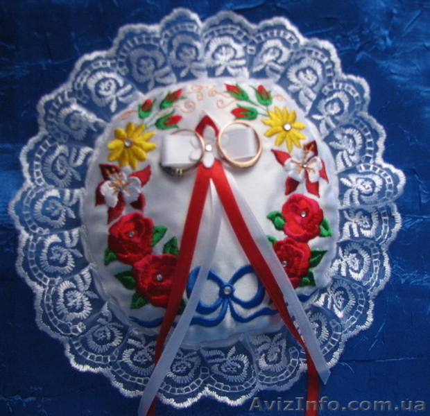 Одежда на бутылку, рушники,подушка для колец,машинная вышивка по вашему заказу - <ro>Изображение</ro><ru>Изображение</ru> #6, <ru>Объявление</ru> #784392