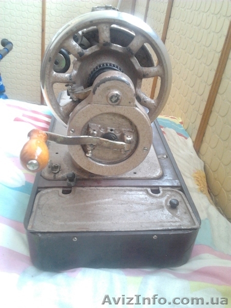 Ручная настольная швейная машинка СССР - <ro>Изображение</ro><ru>Изображение</ru> #3, <ru>Объявление</ru> #949584