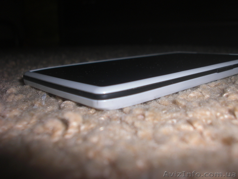 Motorola Razr XT912 White - <ro>Изображение</ro><ru>Изображение</ru> #4, <ru>Объявление</ru> #943303