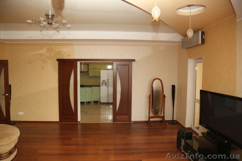 Огромная квартира в центре Симферополя. В престижном элитном доме. - <ro>Изображение</ro><ru>Изображение</ru> #4, <ru>Объявление</ru> #1076539