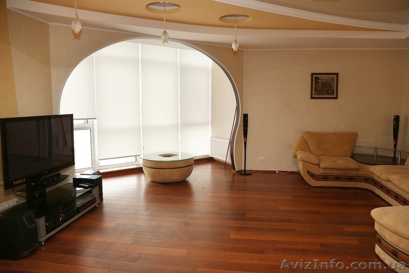 Огромная квартира в центре Симферополя. В престижном элитном доме. - <ro>Изображение</ro><ru>Изображение</ru> #3, <ru>Объявление</ru> #1076539